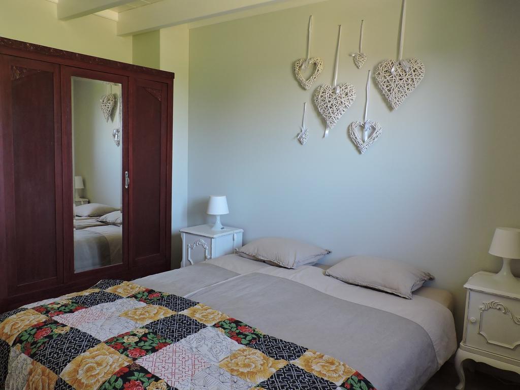 Vakantieboerderij Ferme Le Bleuet Ohey 객실 사진