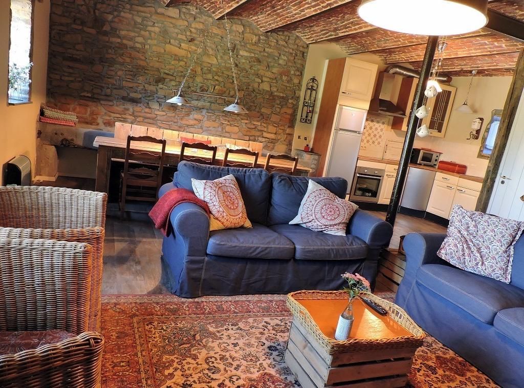 Vakantieboerderij Ferme Le Bleuet Ohey 객실 사진